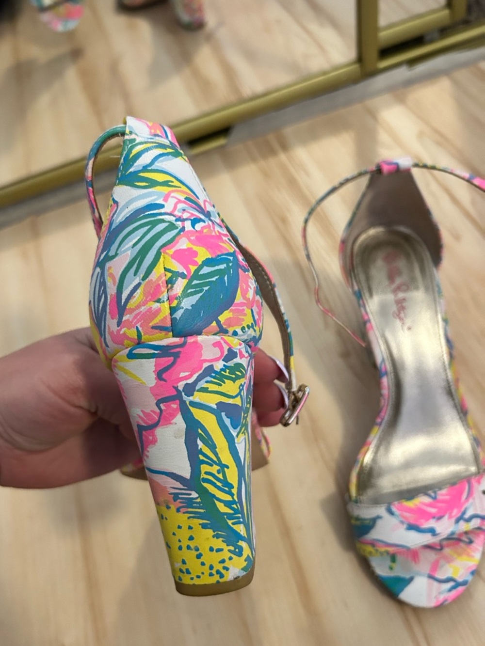 🩷🍋VGUC Lilly Pulitzer heeled sandals - Picture 3 of 9